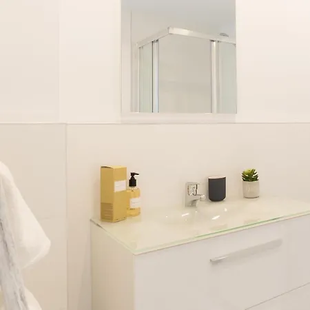 Urbe10 Angel Ganivet 2 Bedrooms Málaga